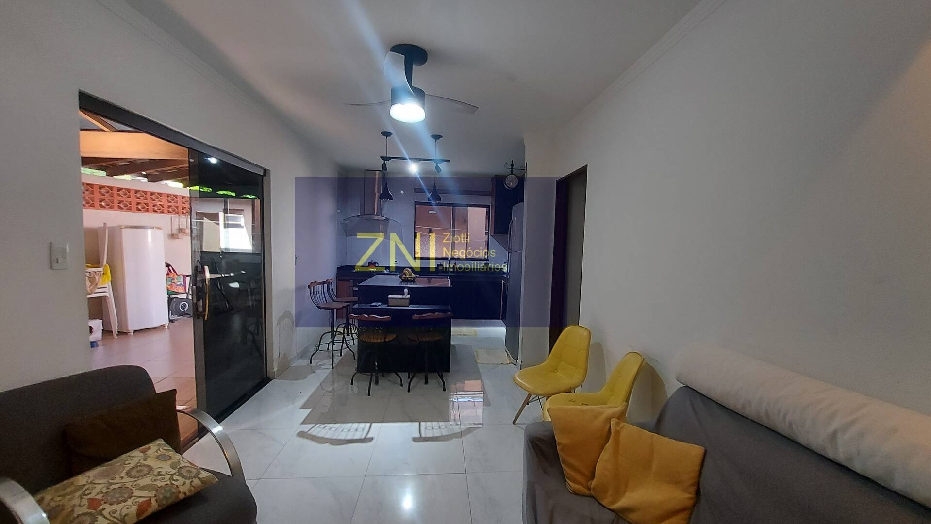 Casa, 3 quartos, 248 m² - Foto 2