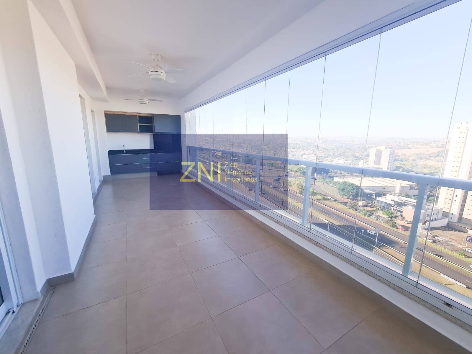 Apartamento, 3 quartos, 172 m² - Foto 1