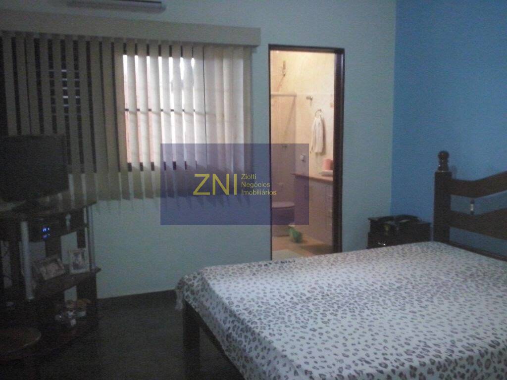 Casa, 3 quartos, 250 m² - Foto 13