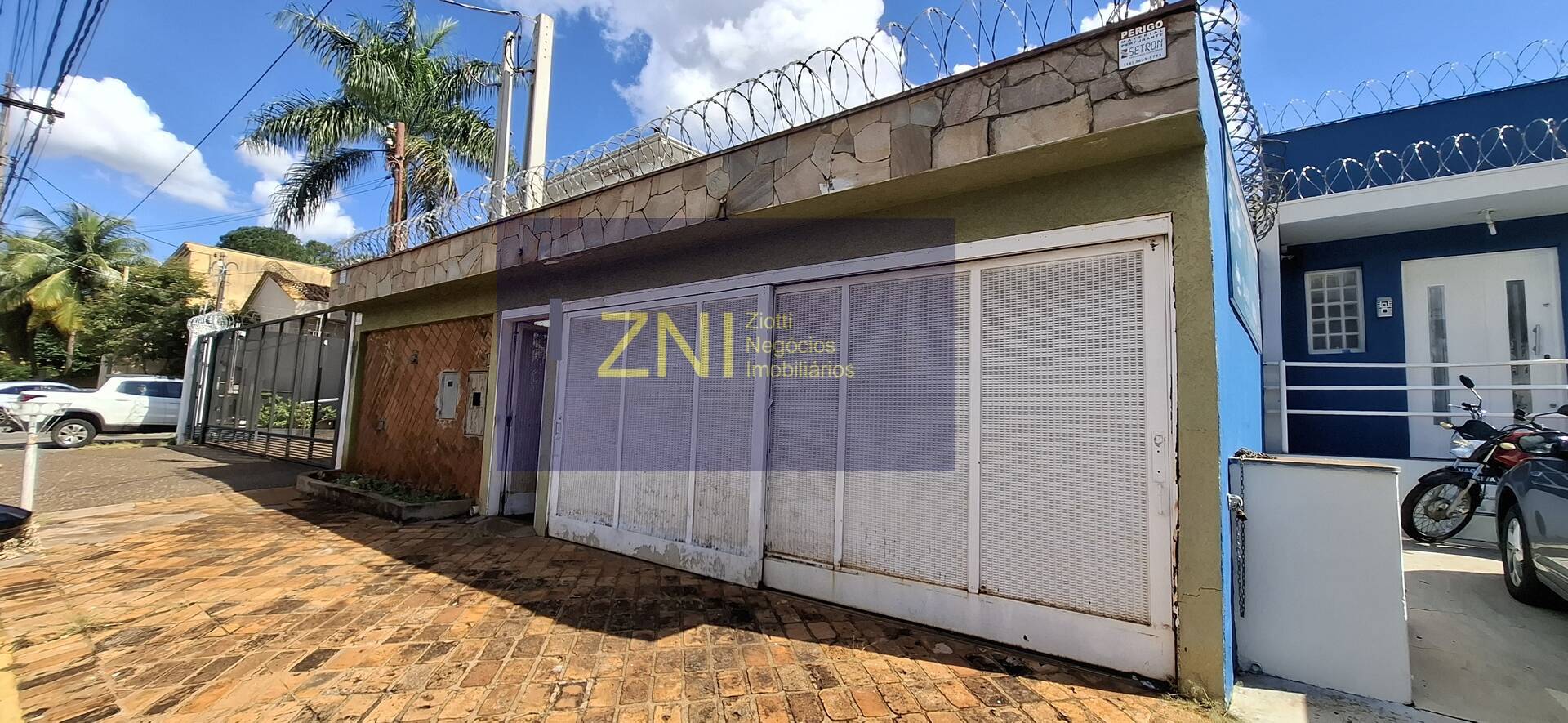 Casa, 6 quartos, 338 m² - Foto 1
