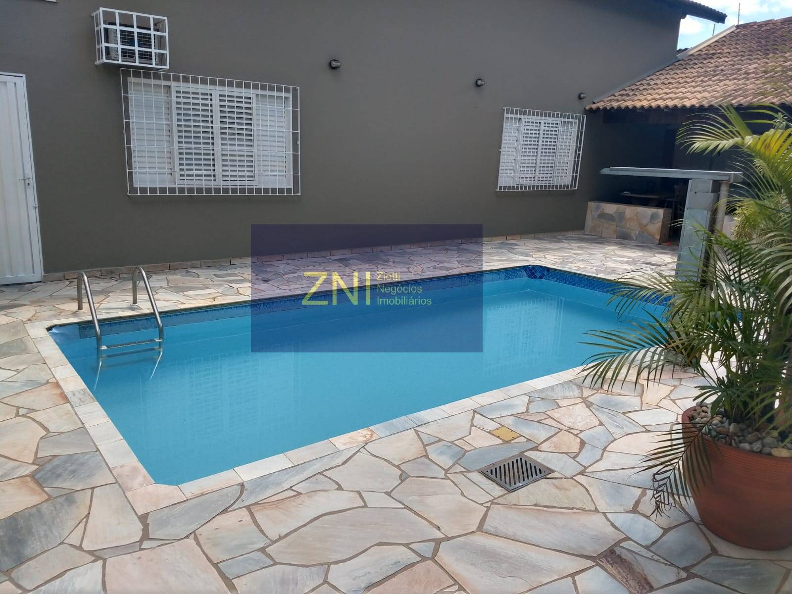 Casa, 4 quartos, 459 m² - Foto 1